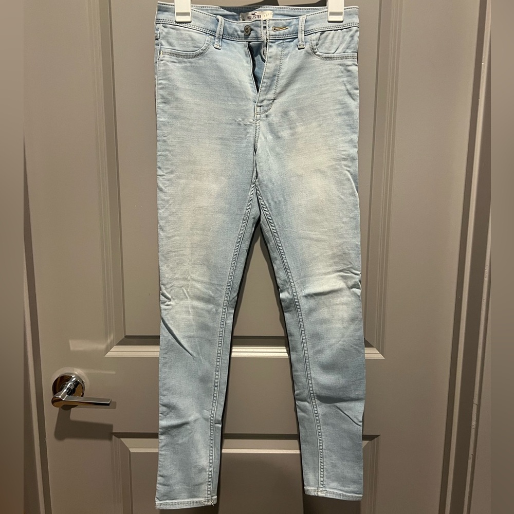 Hollister Women’s Light Denim Skinny Jeans